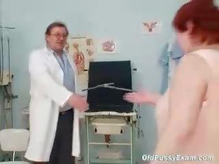 Grdo rdečelaske ženska poraščeni vagina examination